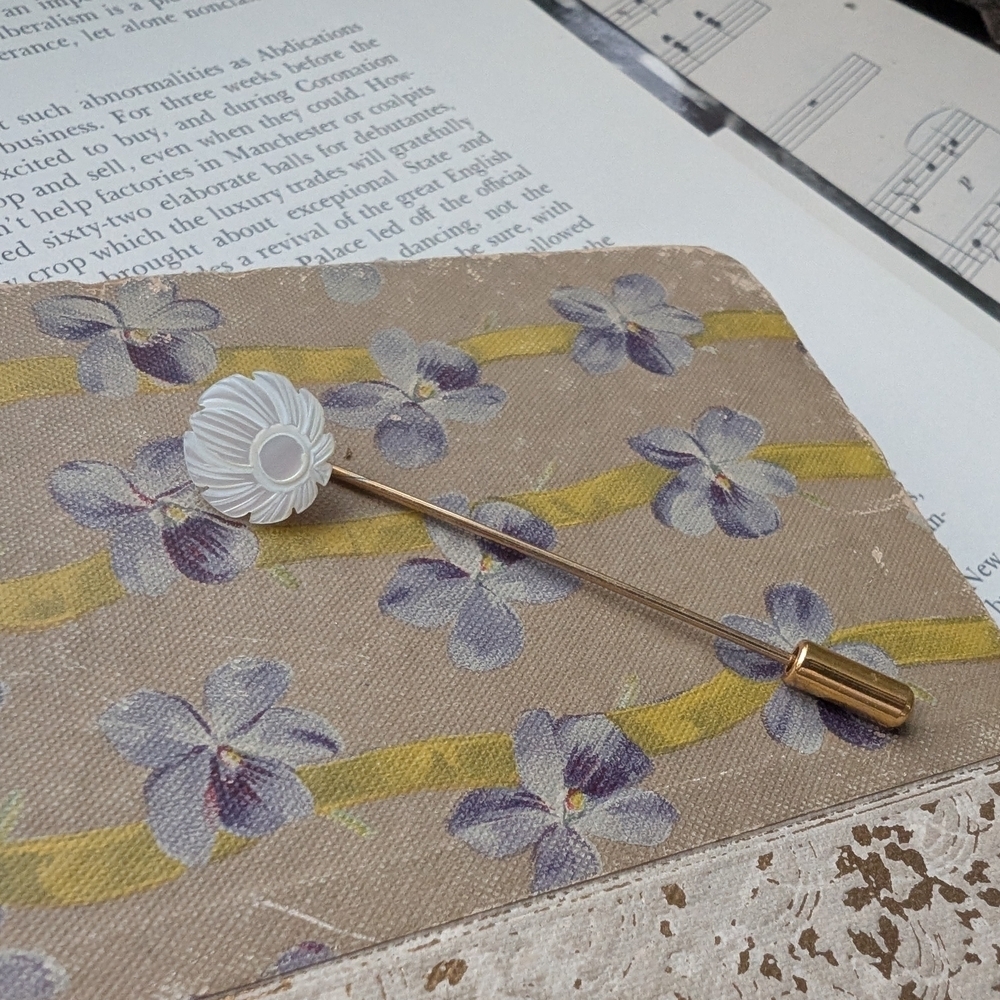 Vintage Mother Of Pearl White Flower Stick Pin